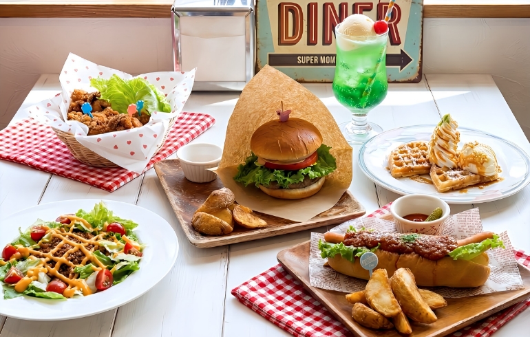 本場のアメリカンダイナースタイルの料理各種