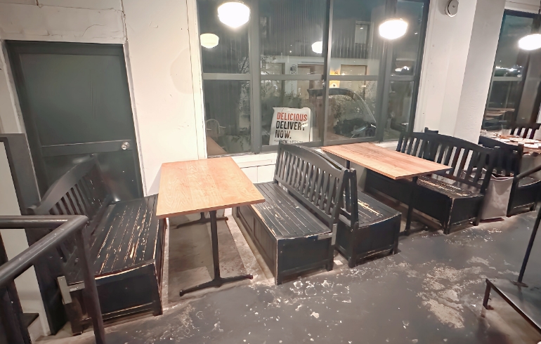 店内12
