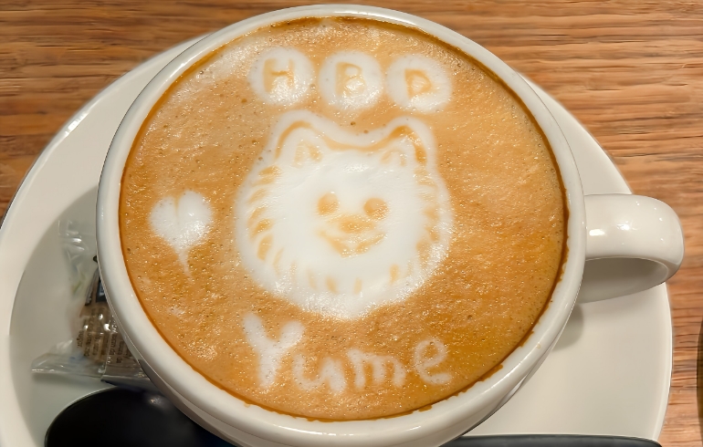 カフェラテ（ゆめちゃんの絵）