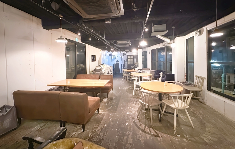 店内7