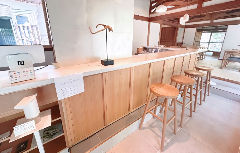 店内4