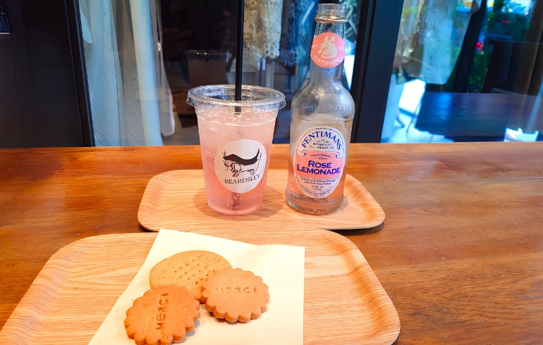 クッキとドリンク