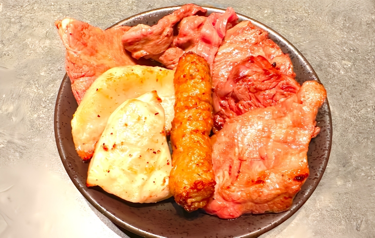 焼いたお肉盛り合わせ