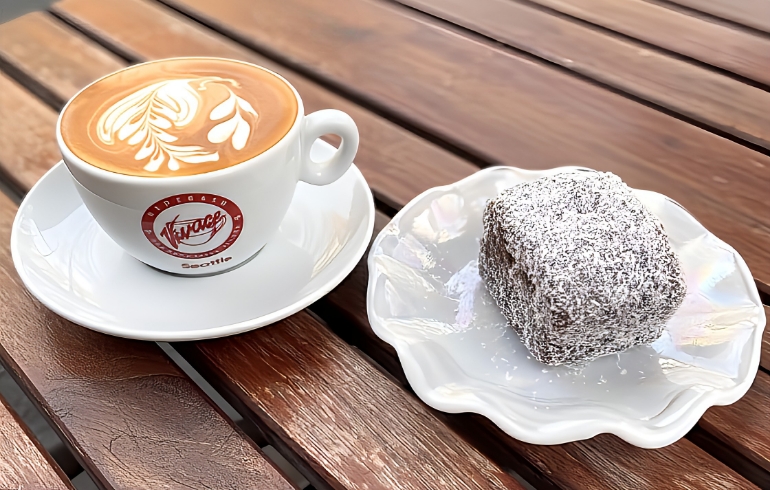ラミントンとカフェラテ