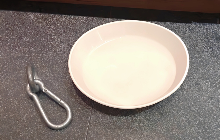 リードフックとワンちゃんのお水