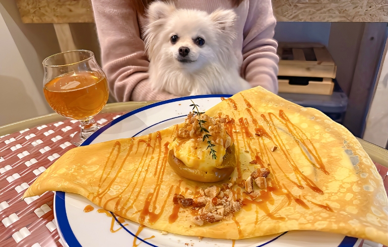 焼きリンゴのクレープとゆめちゃん
