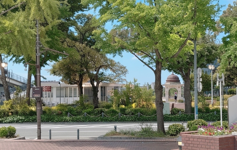 テラス席から見える山下公園の景色1