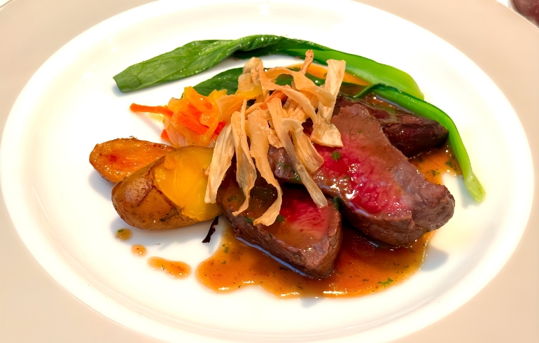 えぞ鹿のモモ肉炙り焼き