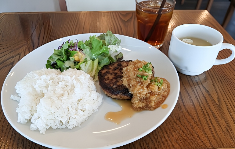 ランチメ定食（ハンバーグ）