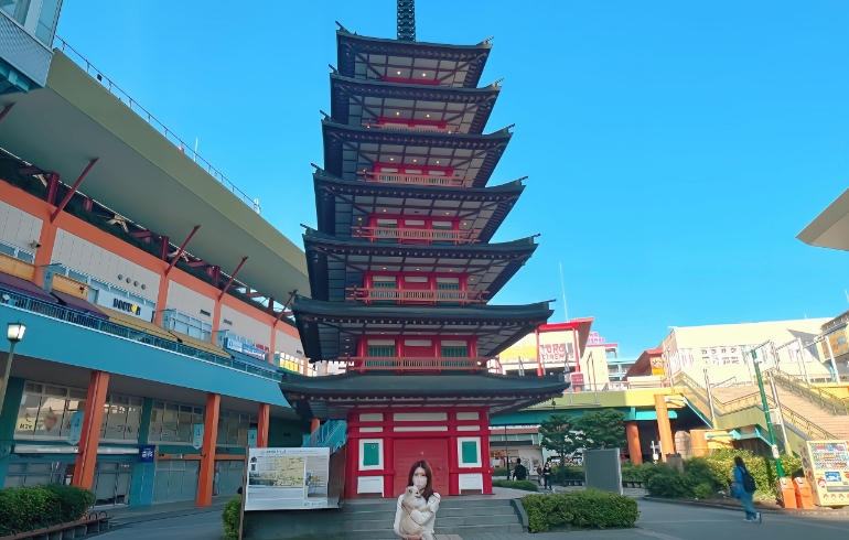 近くの広場1（七重の塔）