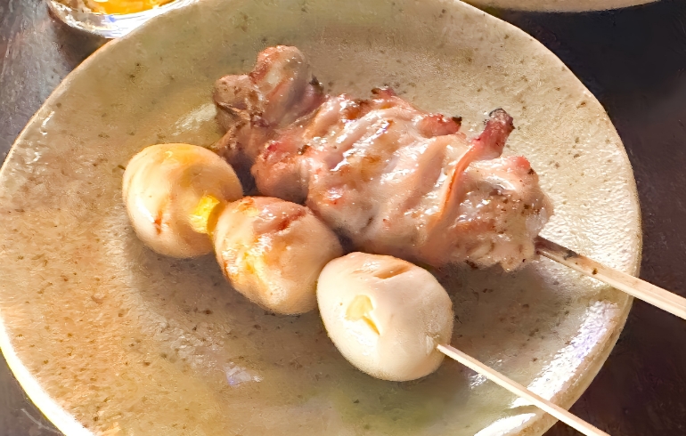串焼き２種（うずらの卵・せせり）