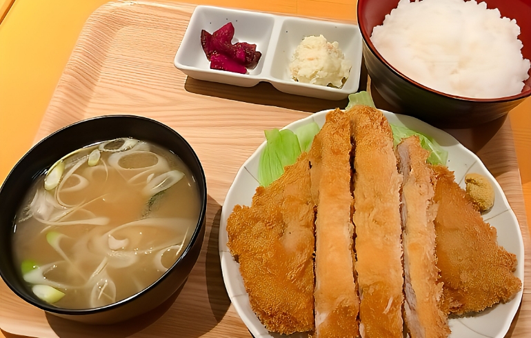 チキンカツ定食