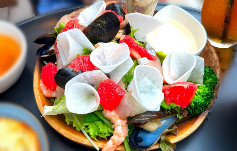 海と畑の恵みフレッシュフルーツ＆サラダプレート