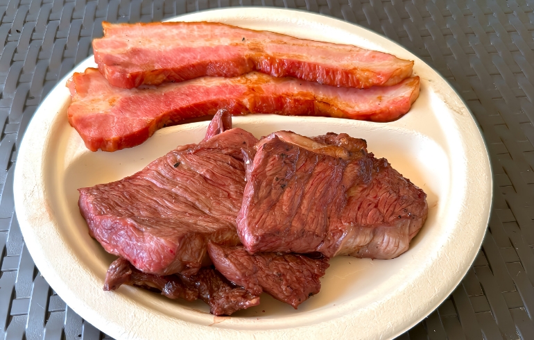 焼肉（ステーキとベーコンアップ）