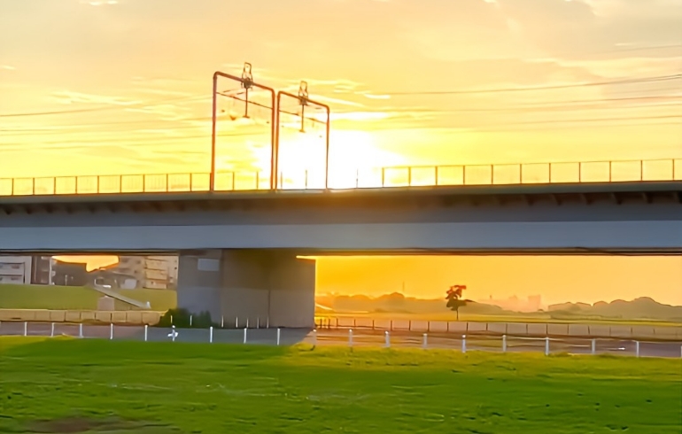 多摩川の絶景の夕日
