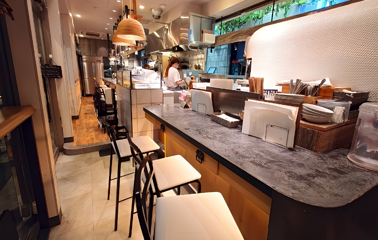 店内4