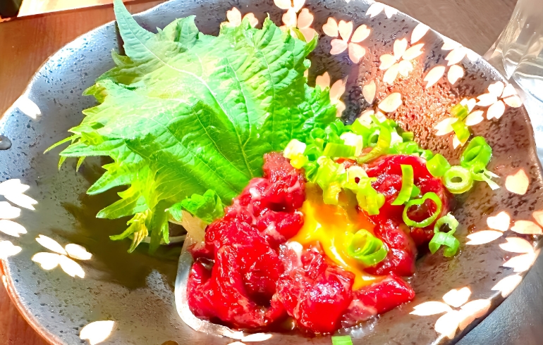 馬ユッケ刺し