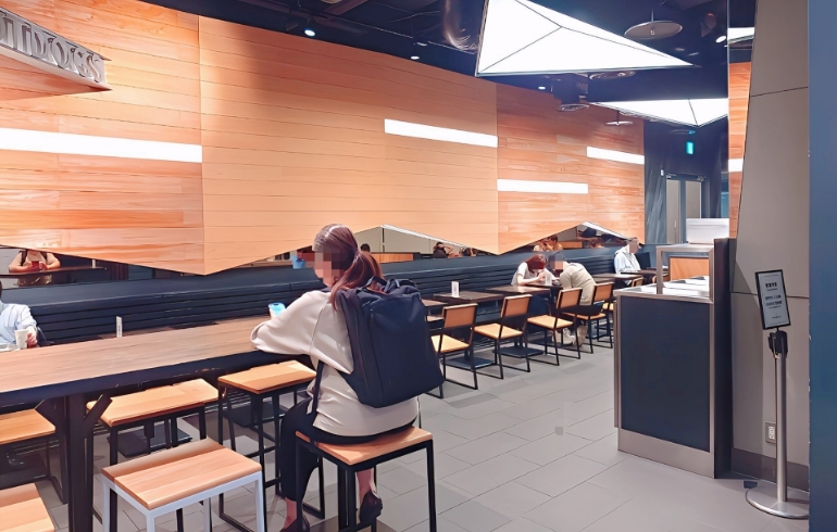 店内2