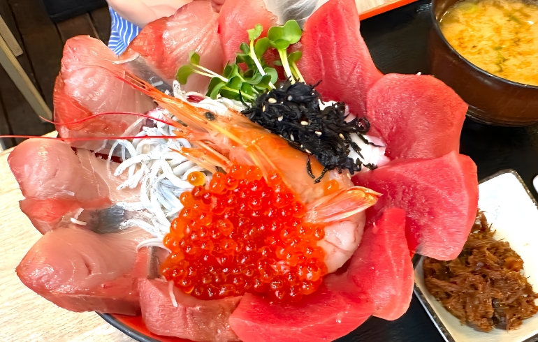 海鮮いくら丼