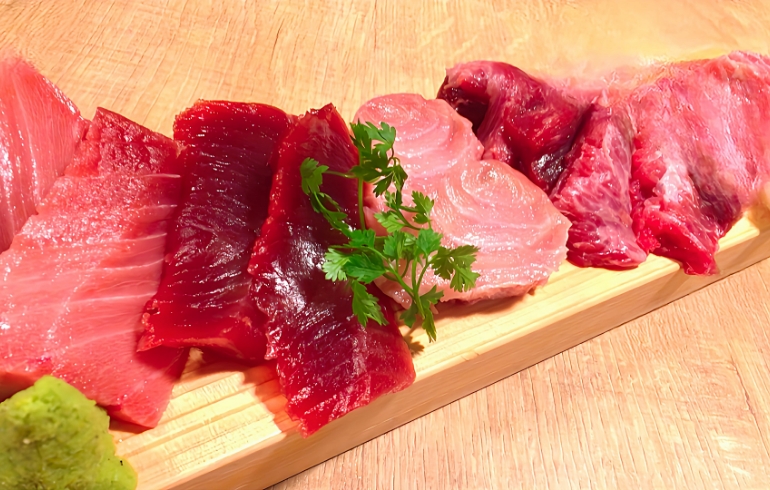 豪快！マグロ刺身盛り