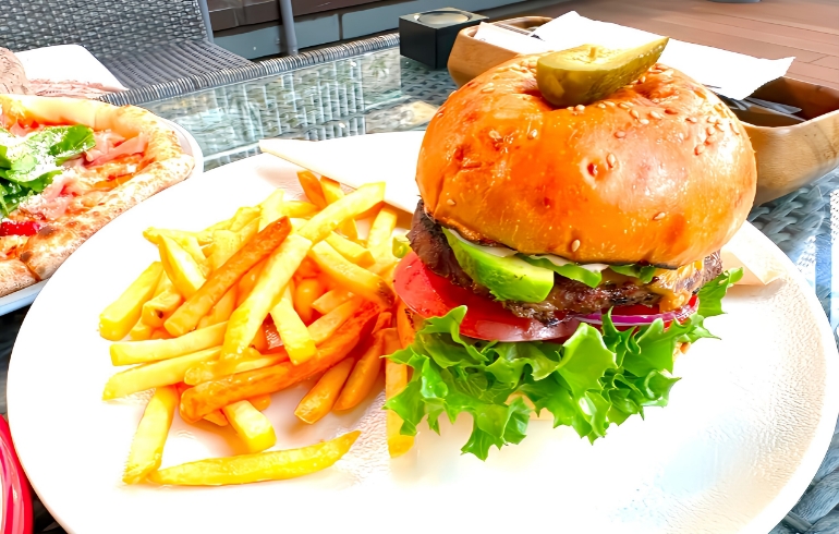 アボカド&チーズバーガー