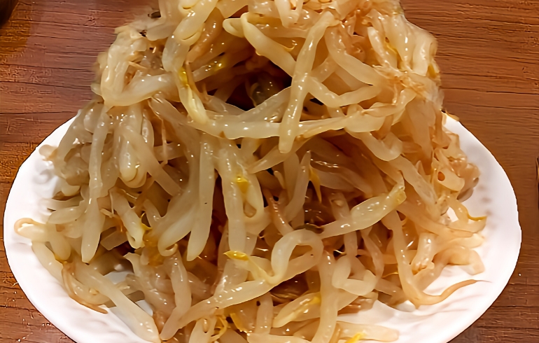 お通しのナムル