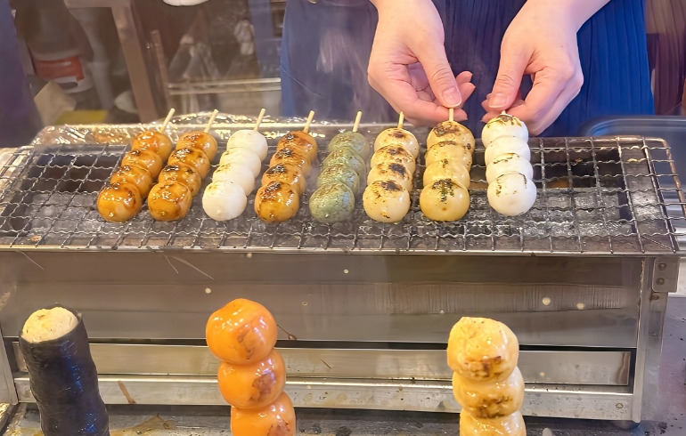 お団子各種（焼き中、手元）