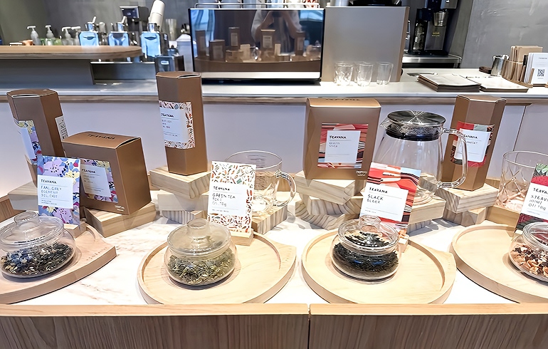 スターバックス ティー＆カフェ BASEGATE横浜関内店 店内