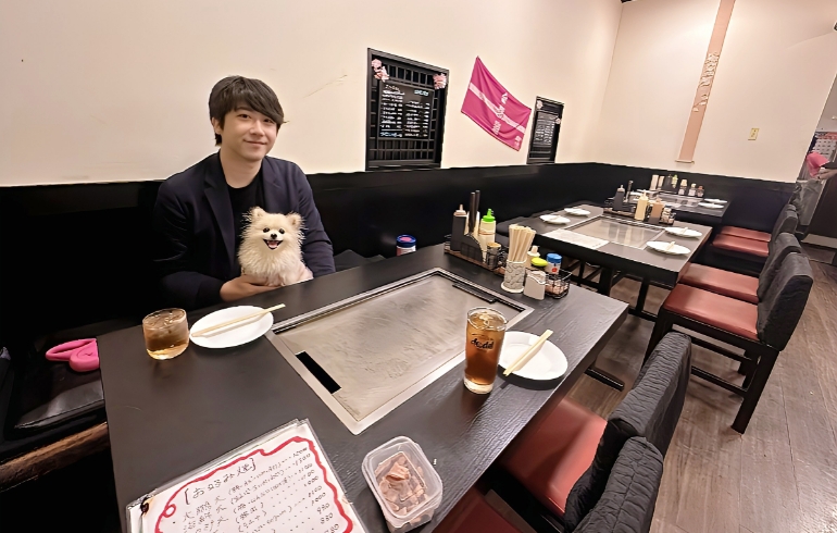 大鵬の店内テーブル席