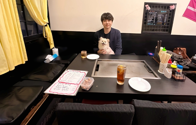 大鵬のソファ席