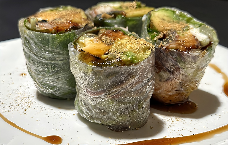うなぎとアボカドのクリームチーズロール
