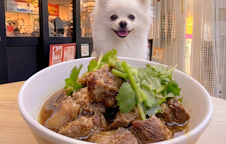 ルンダン 牛肉の煮込み