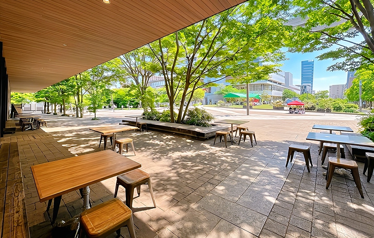 ESOLA立川のテラス席