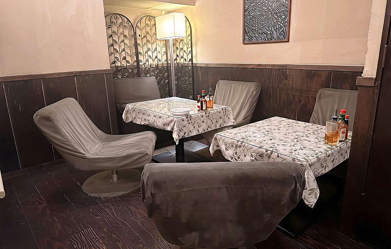 CHICHOS 店内