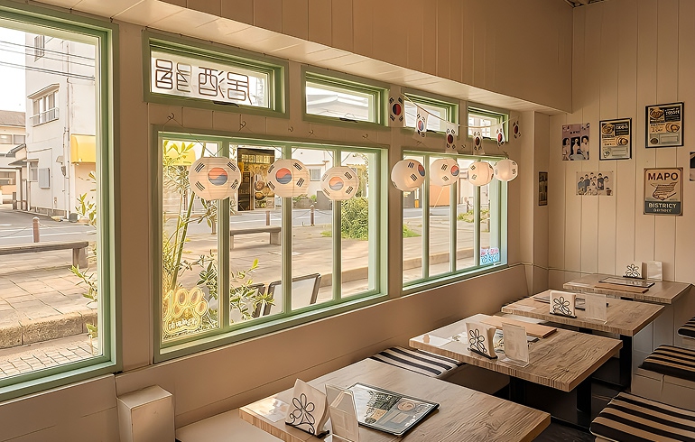 ONE'S CAFE 店内（夏）