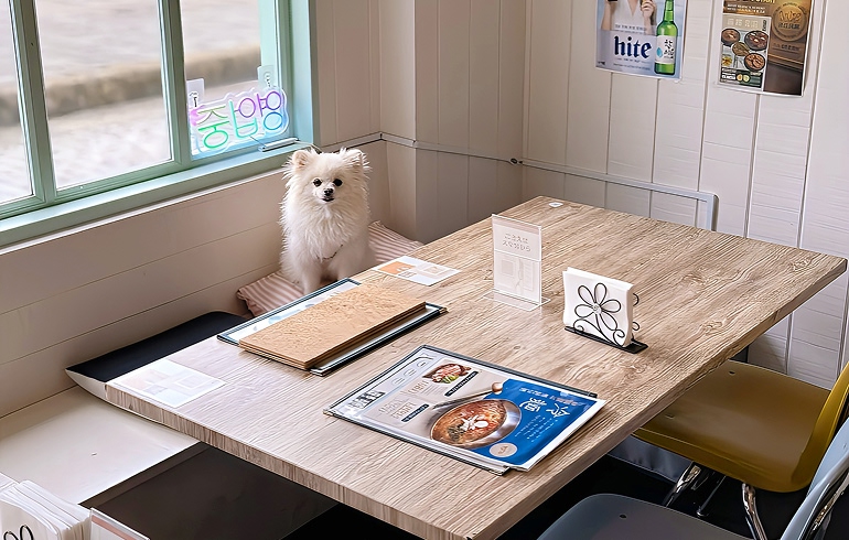 ONE'S CAFE 店内