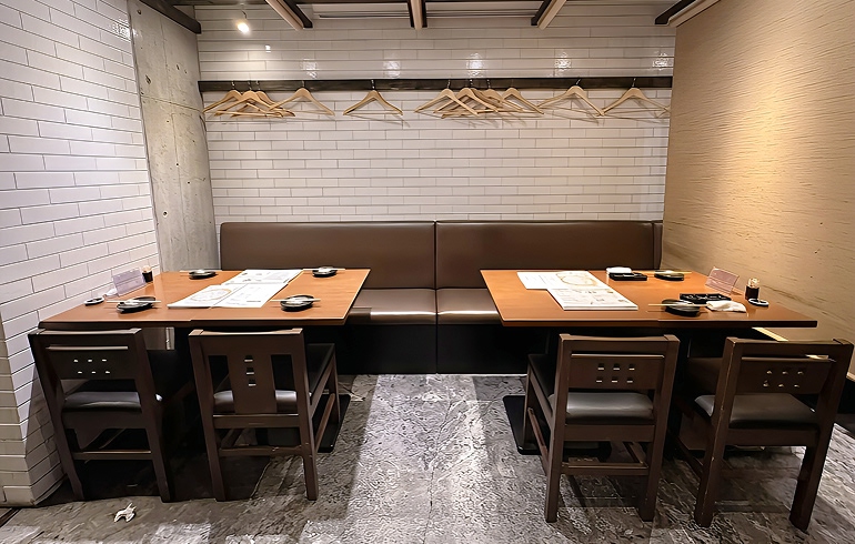 魚がしどまん中 神楽坂店 店内