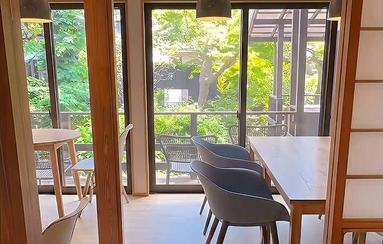 かど屋テラス 店内