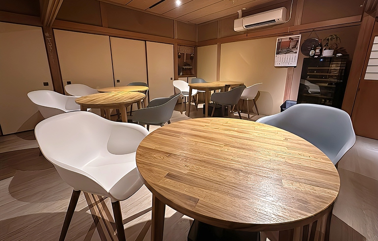 かど屋テラス 店内（犬同伴不可エリア）