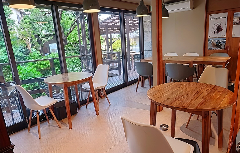 かど屋テラス 店内