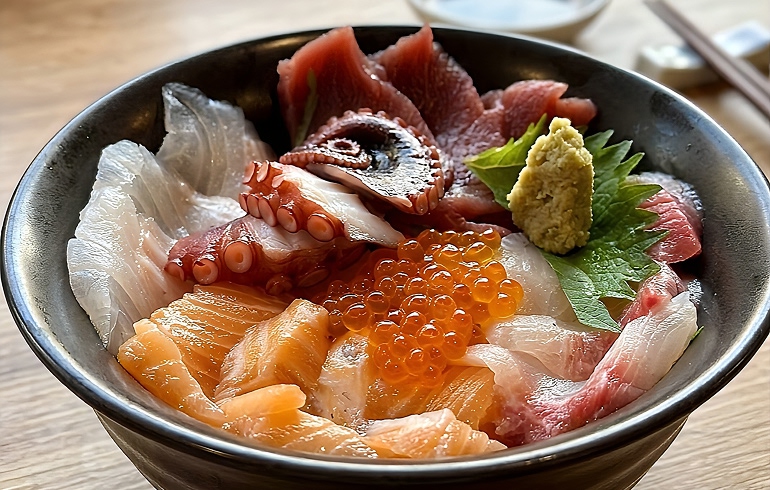 贅沢海鮮丼