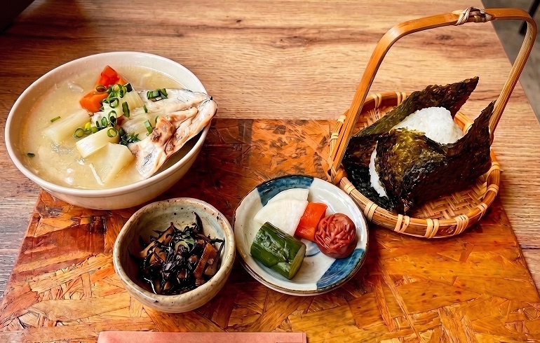 愛犬家が集う朝カフェ