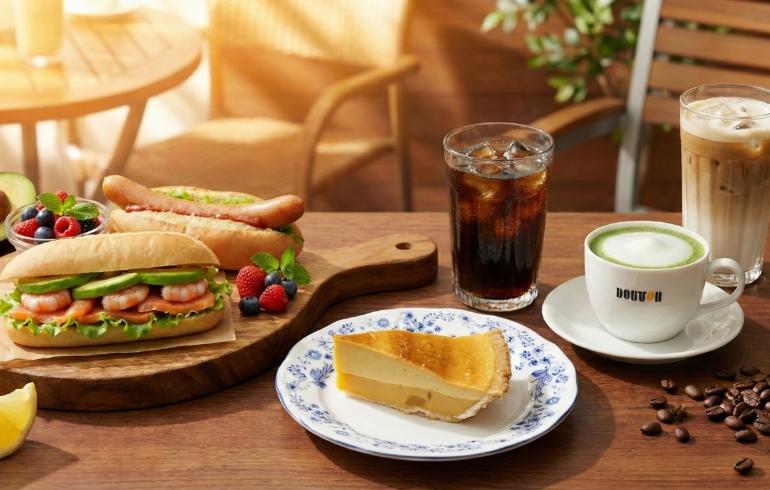 ジャーマンドック・ミラノサンドなどの料理各種