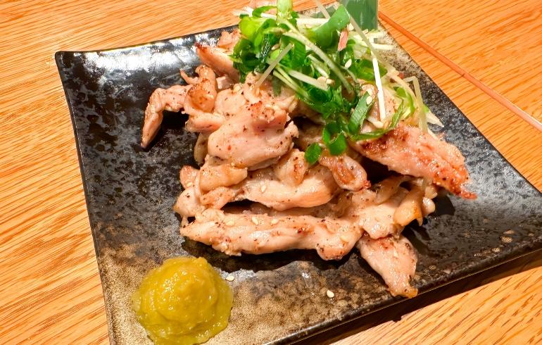 鶏せせり黒胡椒焼き 柚子胡椒添え 鶏せせり黒胡椒焼き 柚子胡椒添え