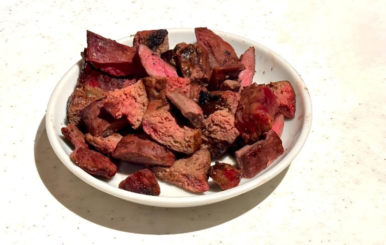 ゆめちゃんのお肉（炭火焼き後、カット済み）