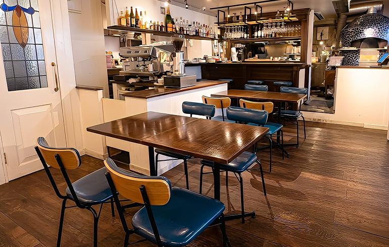 Pizzeria 244 店内・テラス席